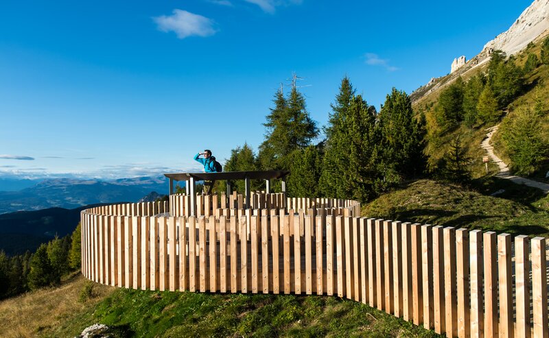 Aussichtsplattform Mann Natur Berge | © Ph. Helmut Rier